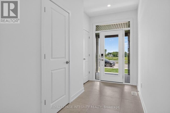 Photo - 1132 Spoor St