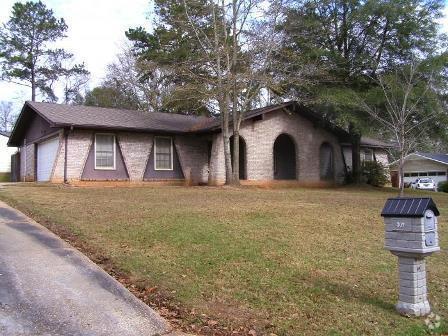 Building Photo - Valley Hills Subdivision - Detached Garage... Rental