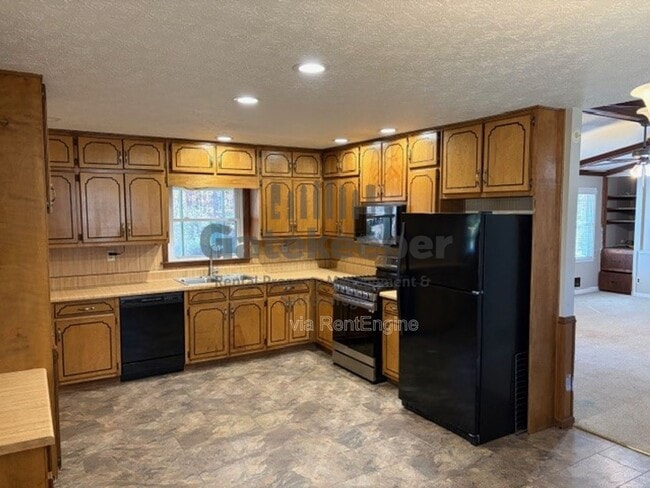 Photo - 185 Redwood Cir