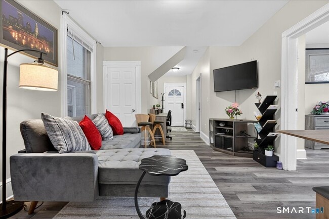 Photo - 393 Orchard St