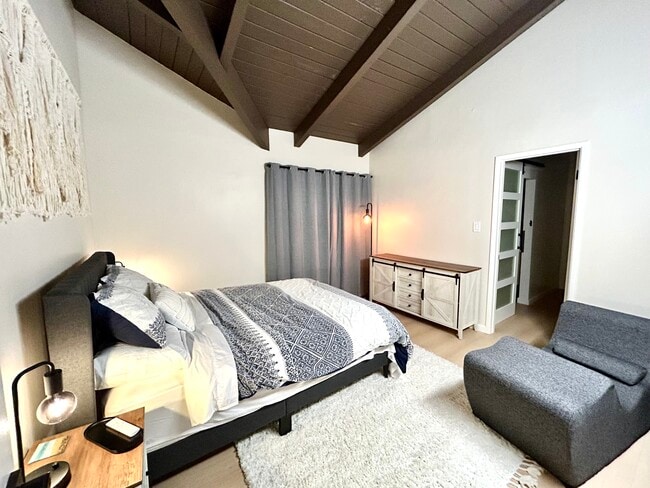 Photo - 720 Stannage Ave Unit B