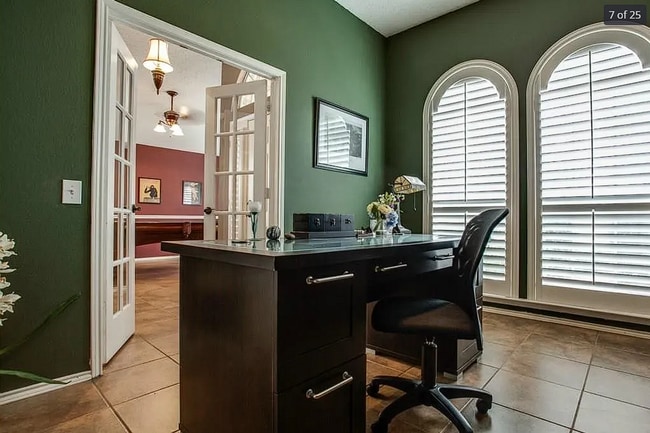 Photo - 4425 Forsyth Ln