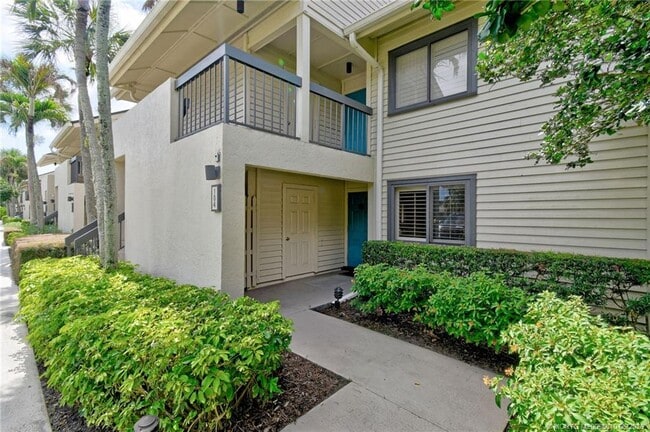 Photo - 5152 SE Club Way Unit 104