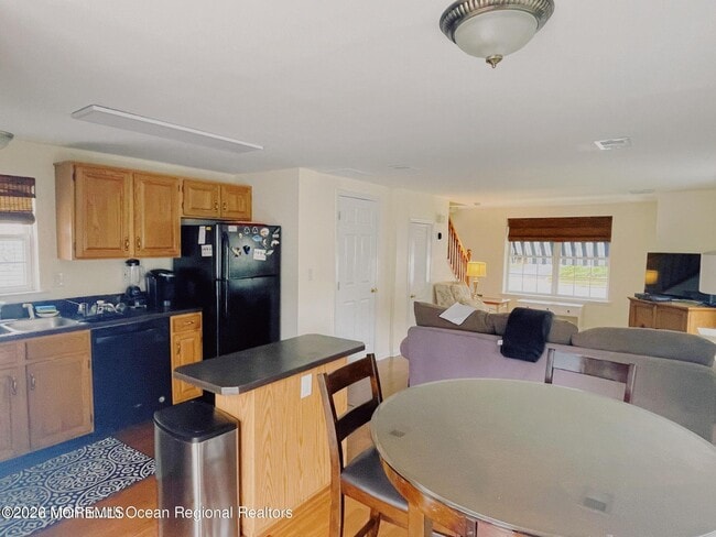 Photo - 520 3rd W Ave