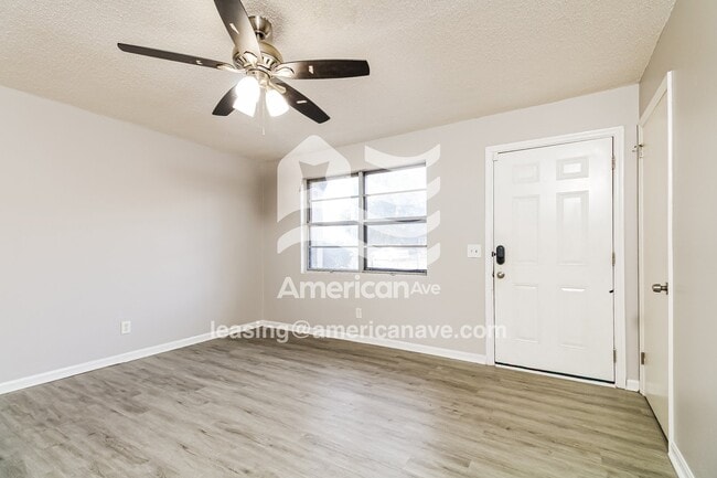 Photo - 428 W Lakeside Ave