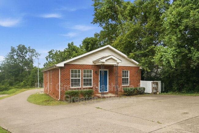 Building Photo - 1208 Coreland Dr