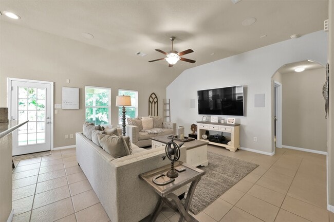 Photo - 115 Knollbrook Cir