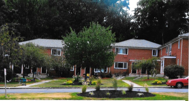 Photo - 458 Middle Turnpike W Unit BROOK HAVEN APTS