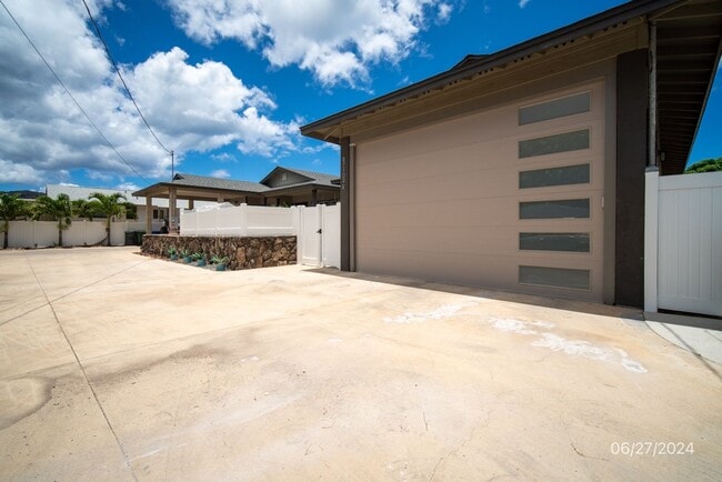 Building Photo - 3bd / 2ba 1,480 sqft Condo in Waianae Unit E