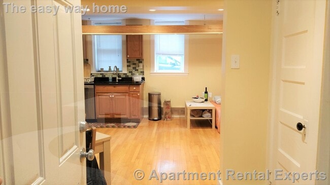 Photo - 156 Magazine St Unit #B