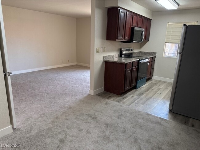 Photo - 4390 Sandy River Dr Unit 6