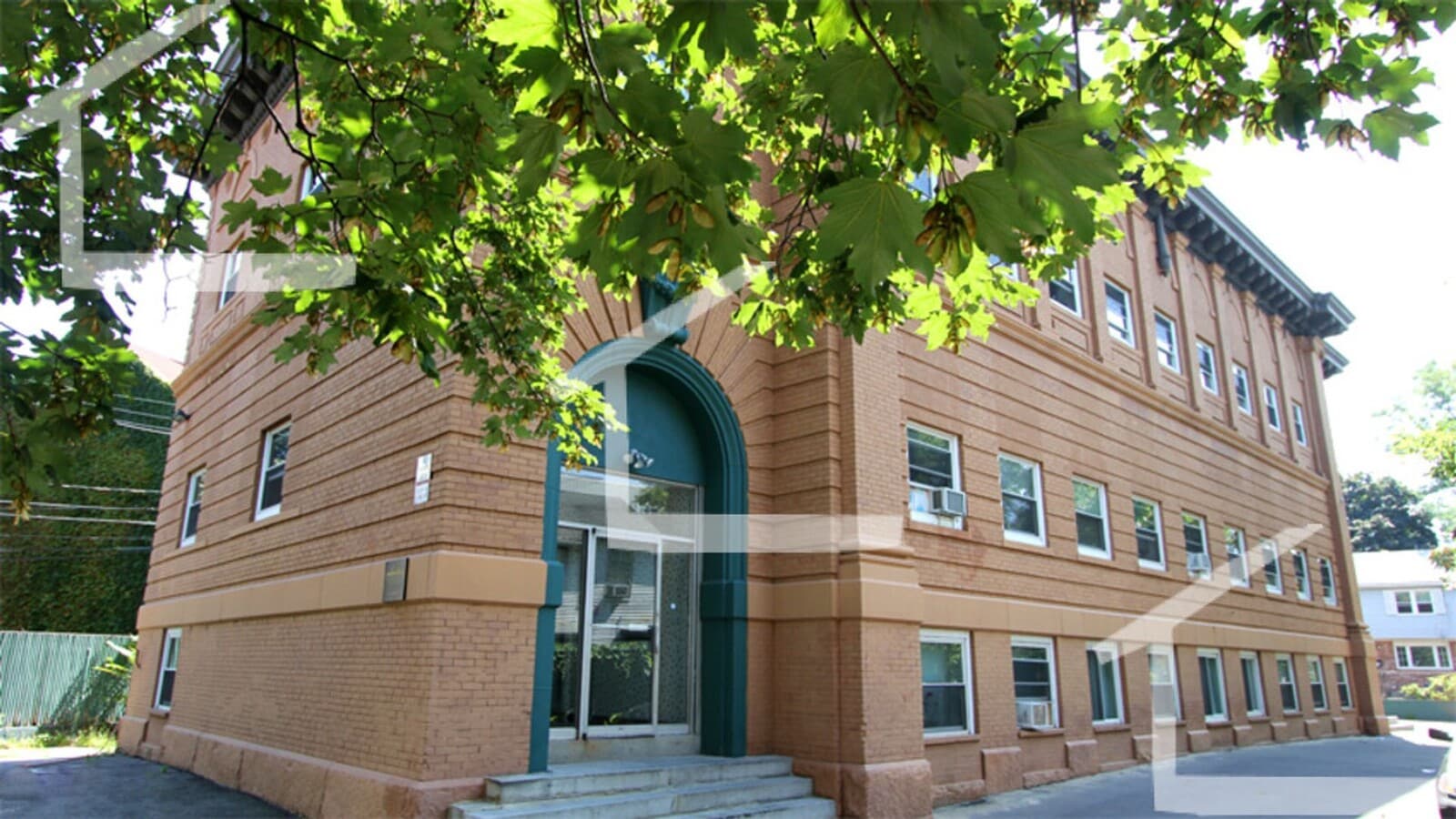 2 bed in Allston is available in 9/1 - 2 bed in Allston is available in 9/1