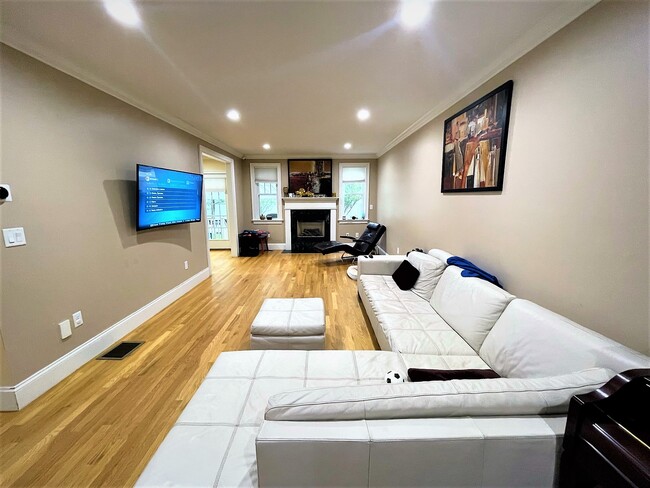 122 Columbia Ave