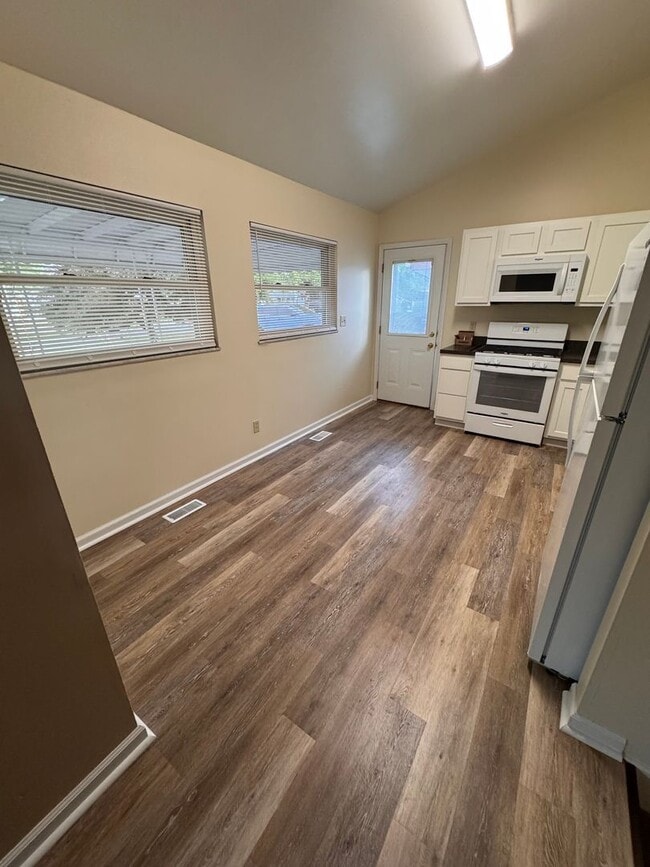 Photo - 3 Bedroom Home