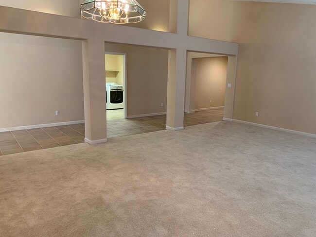 4518 Avondale Cir