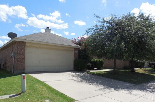 Building Photo - 3 bed, 2 bath home in Crowley
