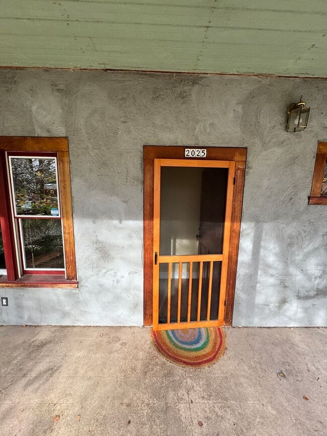 Building Photo - Taggart St. Apartments Unit 2025~Taggart~#A~K185