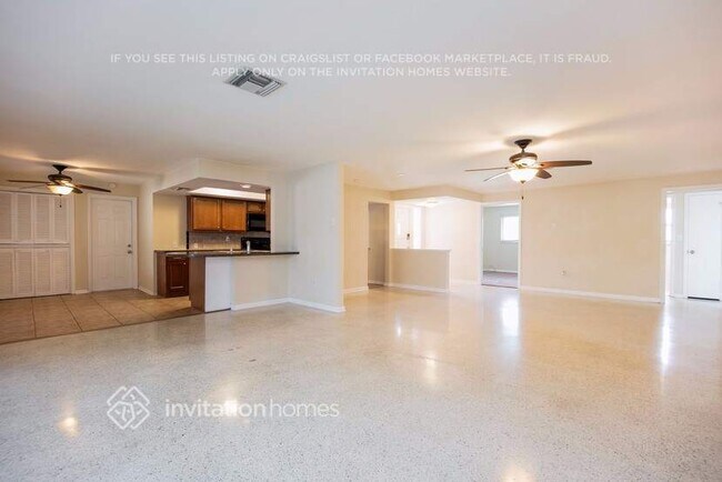 Photo - 1577 Manchester Blvd Casa