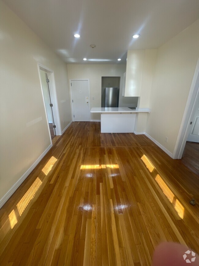 Building Photo - 879 Beacon St Rental