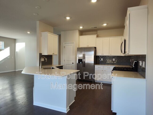 Photo - 19002 Direwolf Cv