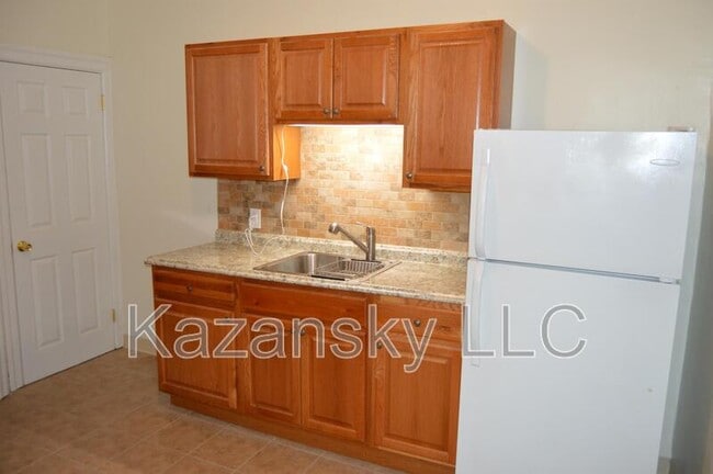 Building Photo - 5449 N 6th St Rental