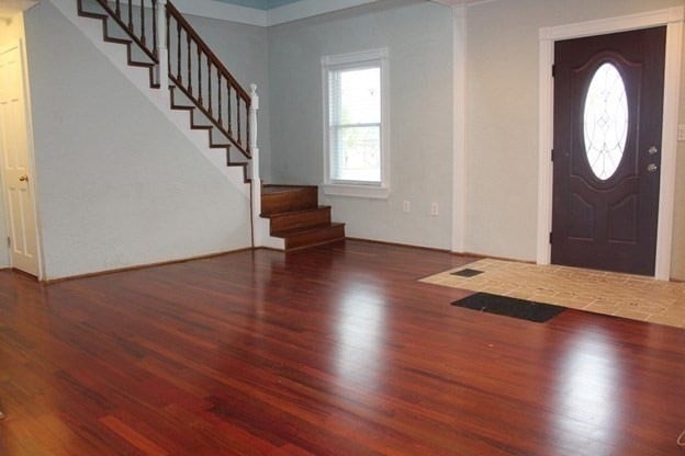 Photo - 80 E Division St