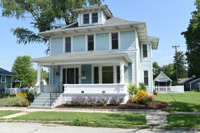 Photo - 205 W 3rd St House