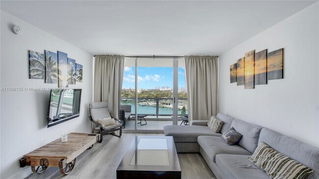 Photo - 5161 Collins Ave