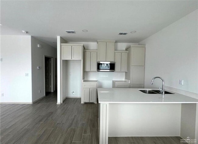 Photo - 13 N 58th St Unit 2