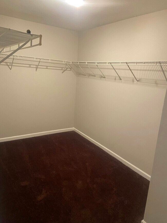 Photo - 7092 Walton Hl