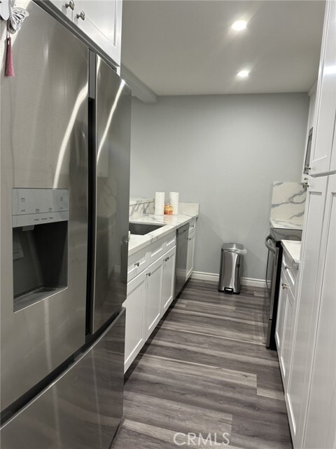 Building Photo - 1127 E Del Mar Blvd Unit 416