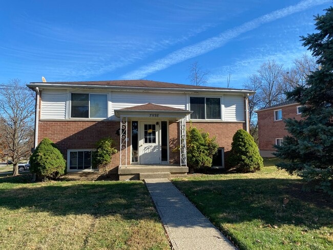 Building Photo - 7598 Boleyn Dr Unit #4