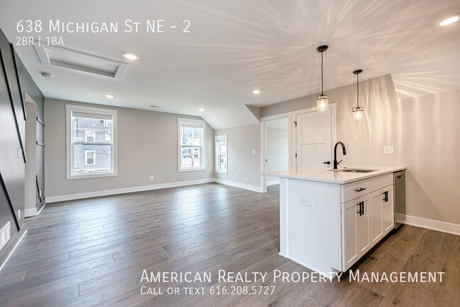 Photo - 638 Michigan St NE Unidad 2