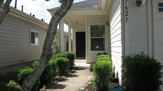 Building Photo - 7627 Fallen Leaf