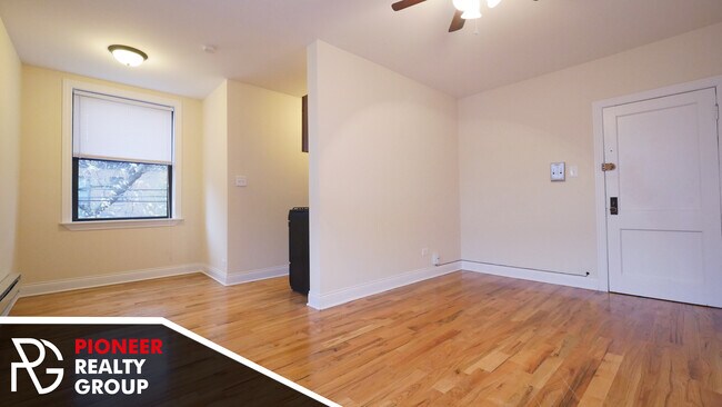 Photo - 818 W Diversey Pky Unit G