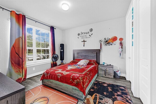 Photo - 2512 Ravenna Ct