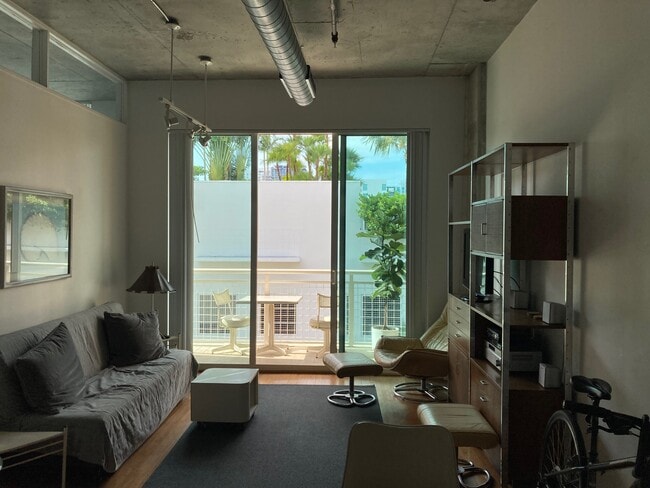 Photo - 2001 Biscayne Blvd