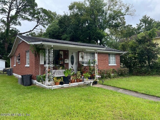 Photo - 1077 Wolfe St