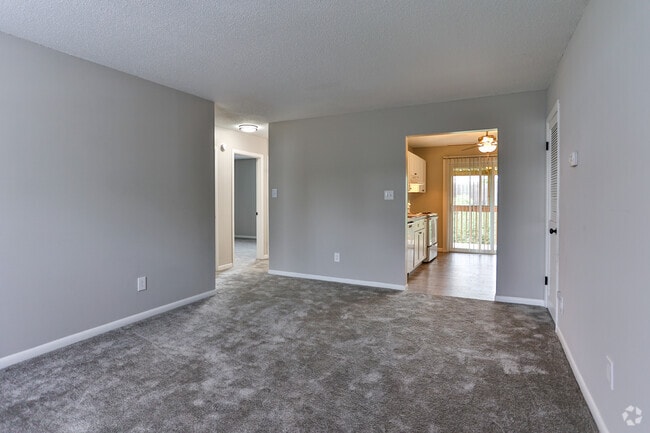 2BR, 1BA - 1,000SF - Living Room - Williamsburg Village