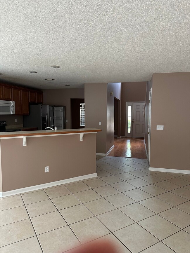 Photo - 460 Live Oak Walk