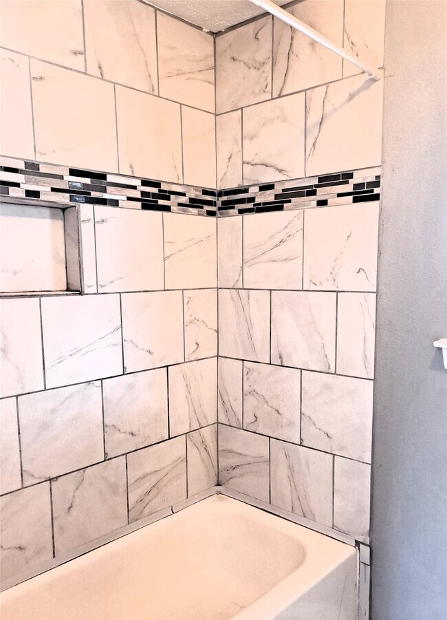 Building Photo - 2917 Bassingham Dr