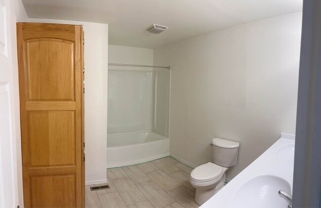 Photo - Nice 3 bedroom 1 bathroom