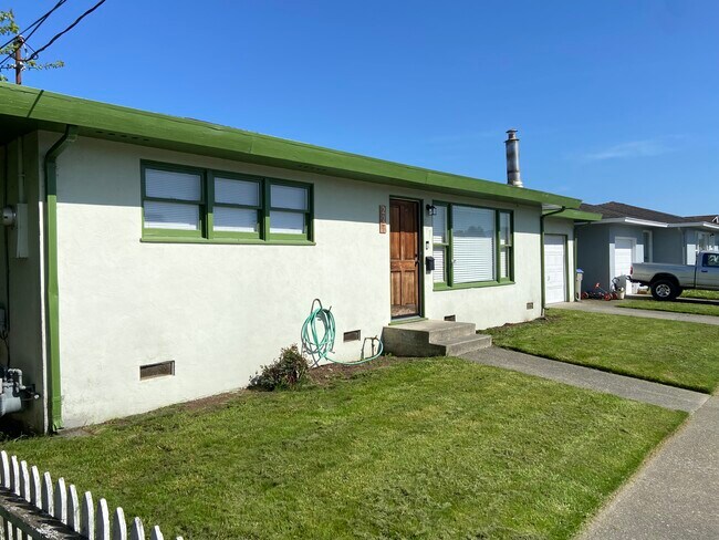 Photo - 227 Randolph Way