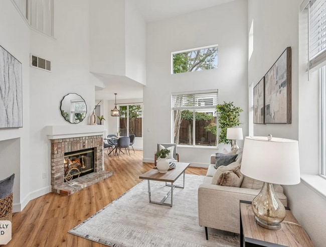25 Farallon Ct