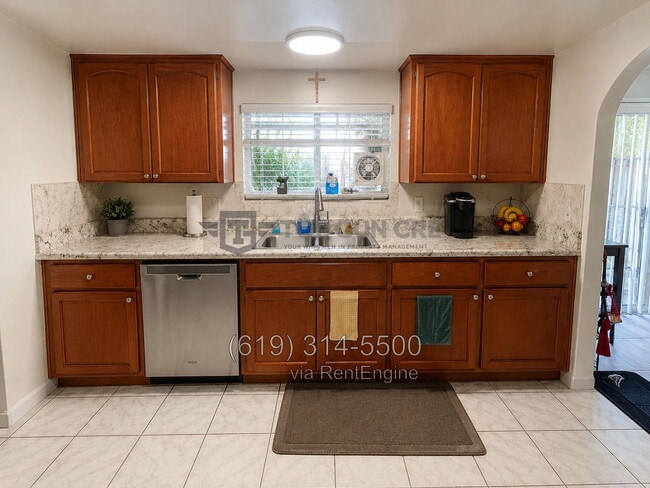 Photo - 2430 Bartel St