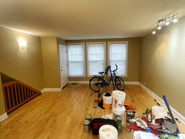 Photo - 1059 W Fry St Apartments Unit 1F