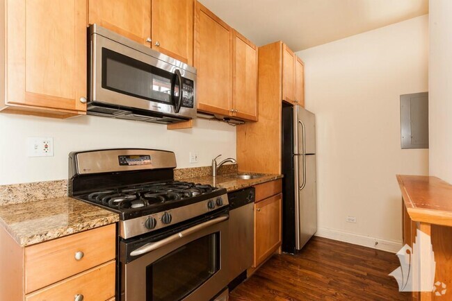 Building Photo - 744 W Addison St Unit 2 Rental