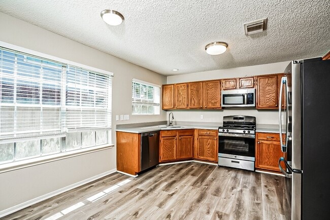 Photo - 3909 Spring Meadow Dr