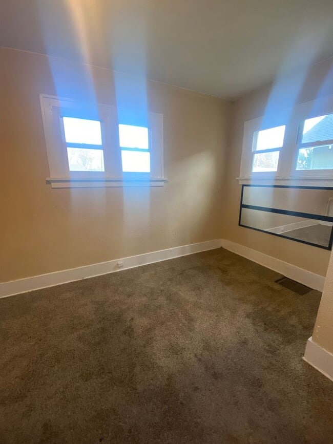 Photo - L205 Unit 205 1/2