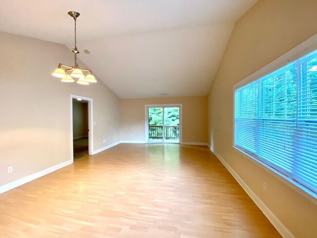 Photo - 3/2 End Unit Condo in Fletcher with Pool A...